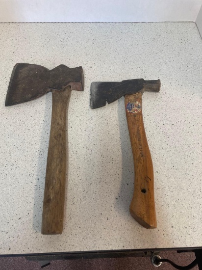 2 axes