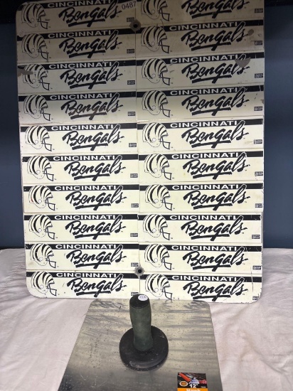 Cincinnati Bengals metal sign 24 x 30?w Plaster tool