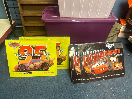 4 vintage cars, lightning McQueen metal signs