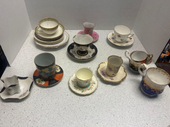 vintage tea cups and saucers