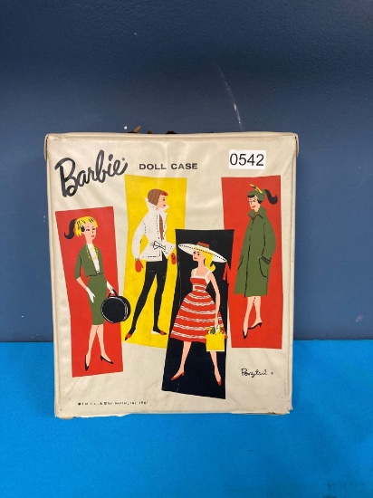 1961 Barbie case with dolls clothing accessories
