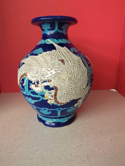 Oriental vase, blue unique dragon marked on bottom