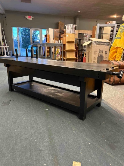 wood working work bench with vise