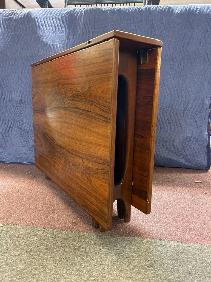 Bendt Winge Drop-Leaf Dining Table Model Nr 4 by Kleppes M...belfabrikk in Norway MCM