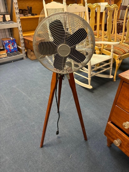New fan on stand