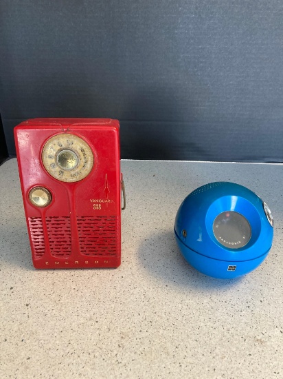 2 vintage transistor radios
