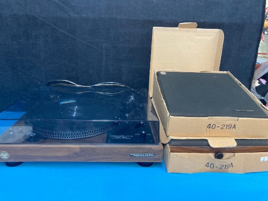 Realistic automatic turntable and two walnut grain speakers in original box