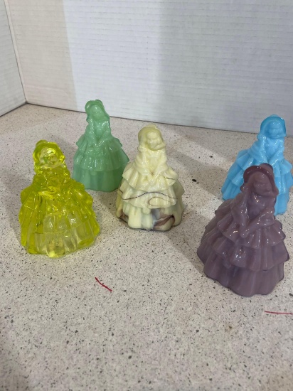 5 vintage Boyd art glass Amish couple and Louise Southern Bell dolls
