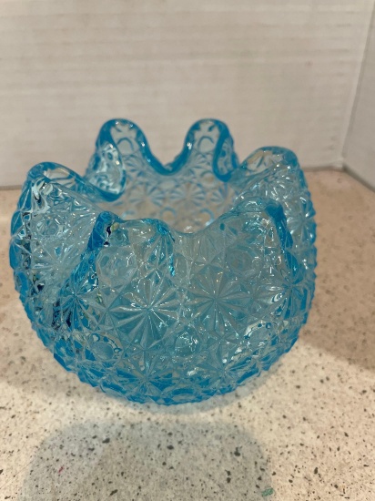 Vintage mid century Fenton peacock blue bowl, Boyd art glass Virgil the clown and Antique Custard