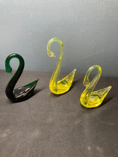Three Pairpoint glass swans