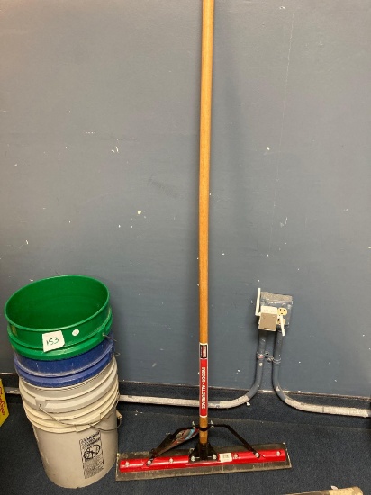 Work buckets and floor squeegee