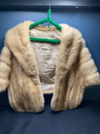 Vintage fur capelet
