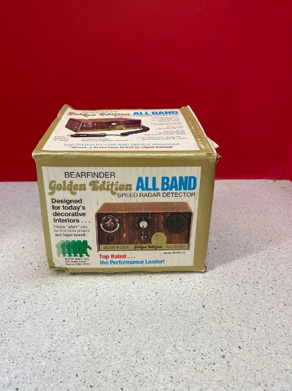 Bearfinder radar detector in box