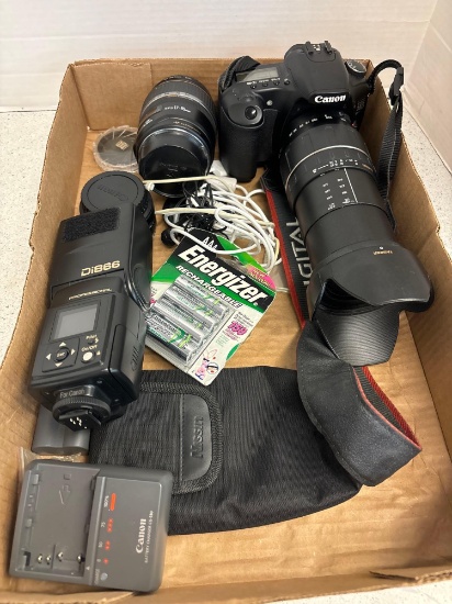 Canon EOS30D digital camera with box/accessories, extra battery and charger