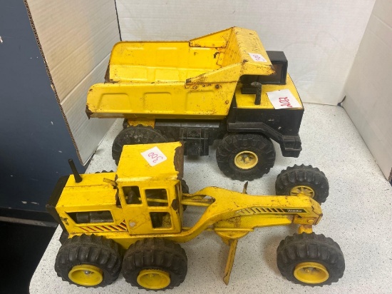 vintage Tonka dump truck and road scraper