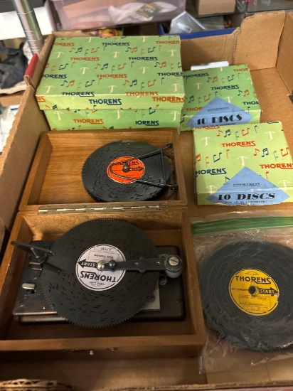 Thorens disc music box with 30 discs