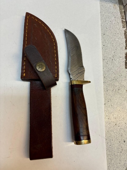 Handmade Damascus steel knife