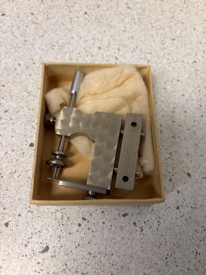 LEVIN Pivot polisher and straightener