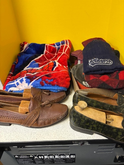 Spider-Man throw baseball caps mens shoes