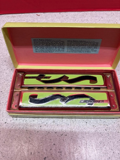 M HOHNER Art deco double harmonica in box
