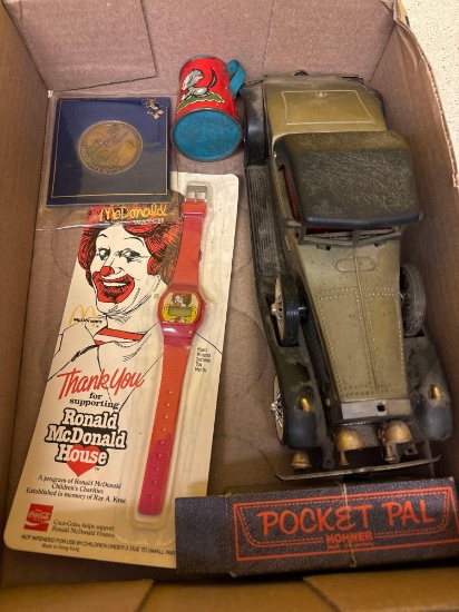 1931 Rolls-Royce auto figural radio, More see description