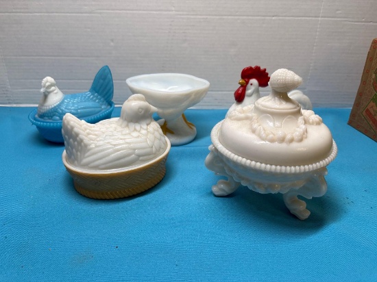 West Moreland glass Argonaut shell candy dish