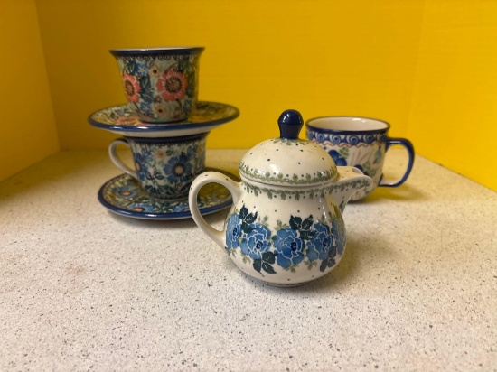 Polish pottery