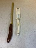 CUTCO knife and spreader
