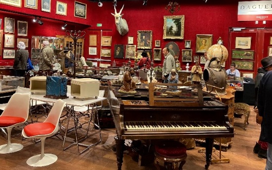 Bob Youngs Consignment Center 041025