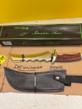 Brand new intimidator, Bowie knife
