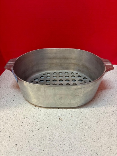 Wagner Magnalite 4265P 8 quart roaster with insert