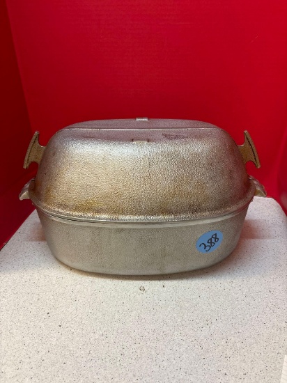 Huge guardian ware roaster with lid