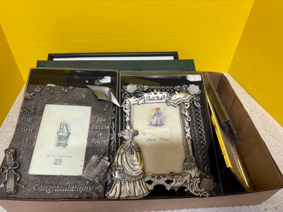 Nice lot of picture frames