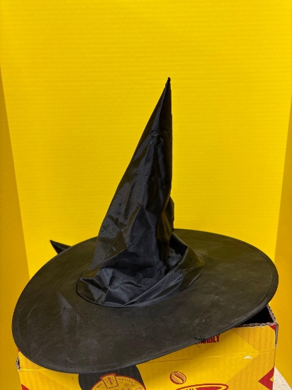 40 witch hats