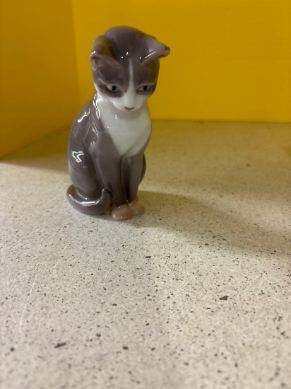Royal Copenhagen, sitting cat deep in thought