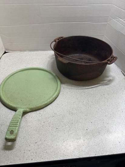 Griswold number nine cast-iron Dutch oven