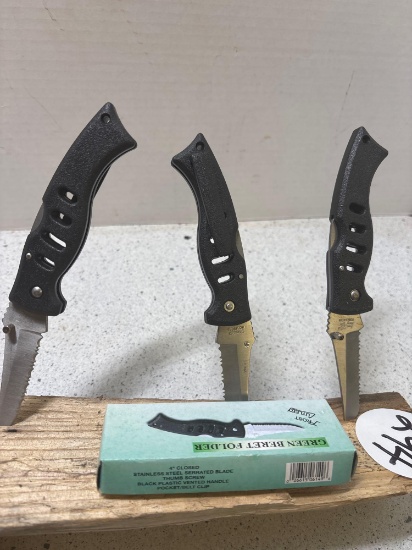Green Beret folder knives