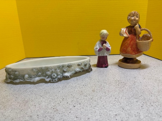 Victorian tRIACOT Milk glassembossed, jewelry tray