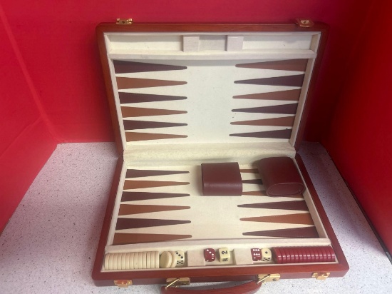 vintage backgammon set in wooden box red Bakelite discs