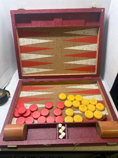 backgammon set with 30 Bakelite pieces each 1 11/16 inch diameter