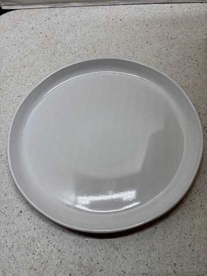 AMORARC new dinner and salad plates 4 each