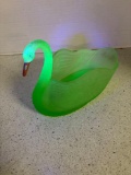 LE Smith uranium glass swan eight and three-quarter inches long