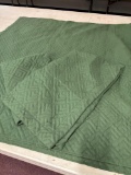 New full queen, quilt with pillow covers