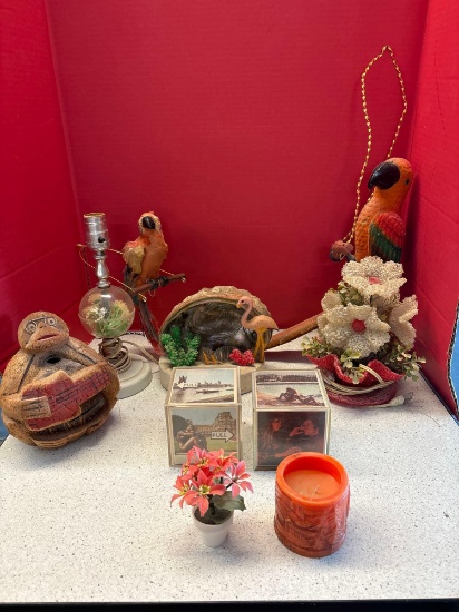 Eclectic mid-century lot including two lamps, Vintage parrots