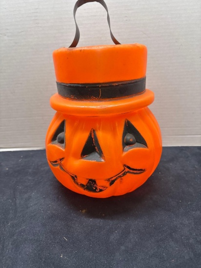 Plastic Halloween jack-o-lantern