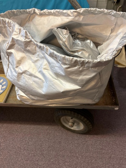 New locking car cover