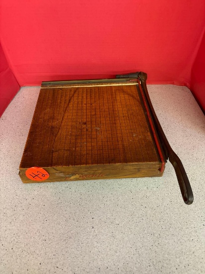 Ingento paper cutter