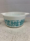 vintage Pyrex Amish butter print casserole dish