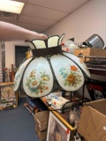 hanging bent glass chain with supplied flowers