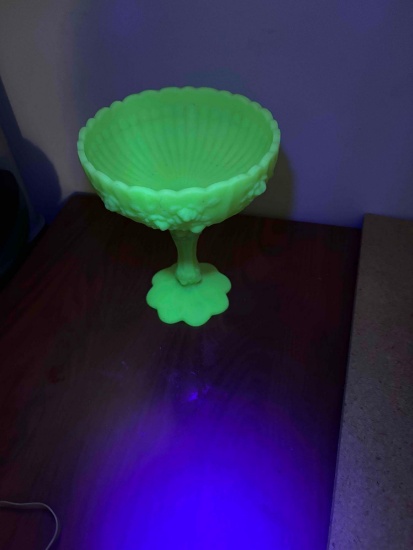 Fenton custard uranium glass compote